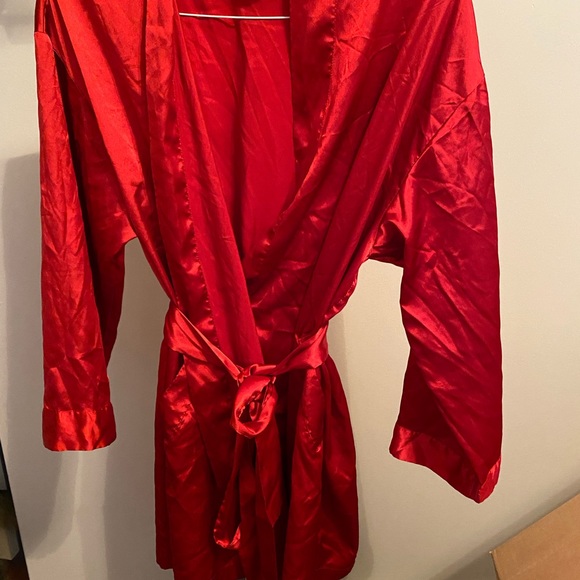 Victoria’s Secret red robe one size silky feel - Picture 1 of 5